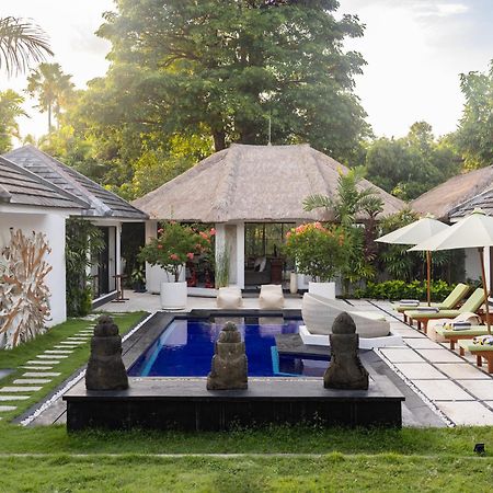 Villa Arev เกอโรโบกัน ภายนอก รูปภาพ